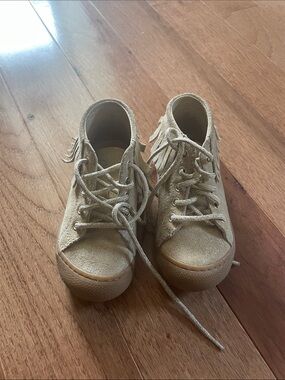 Naturino Metallic Gold High-Top Kids Sneakers with Fringe